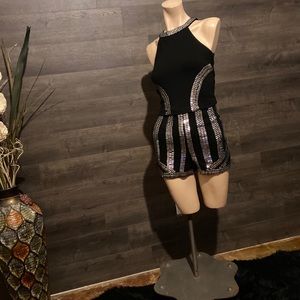 Two piece Guess outfit